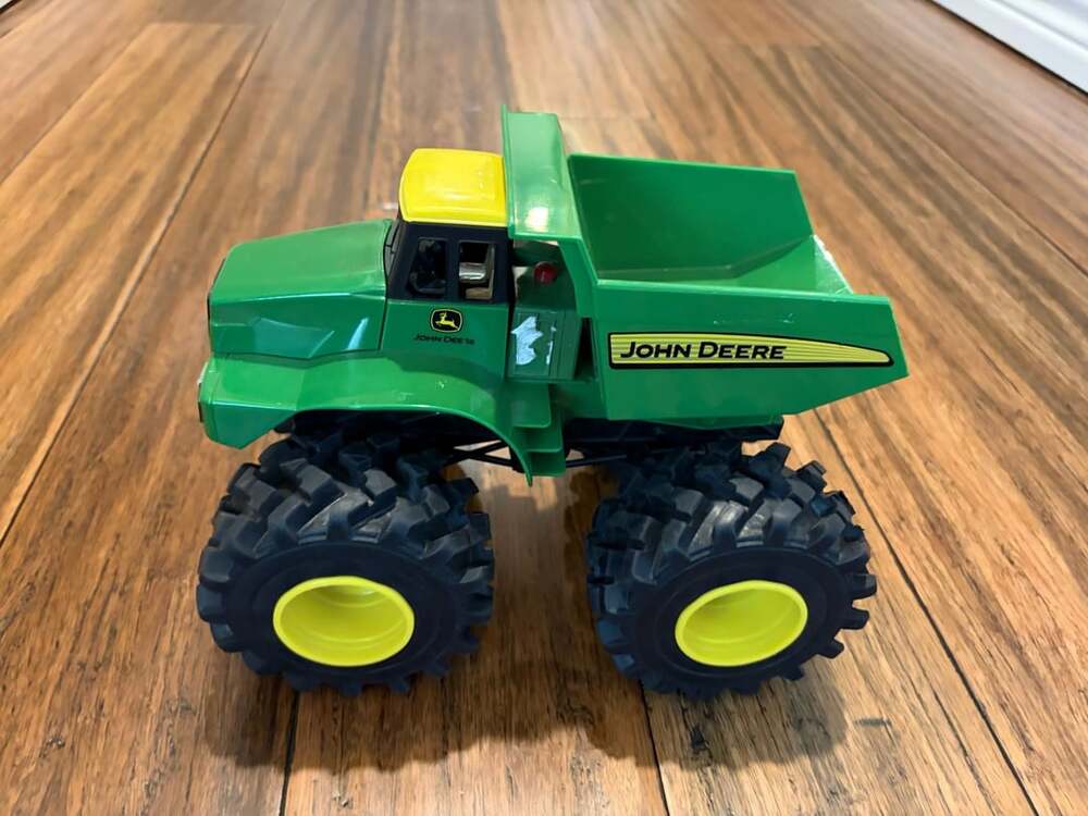 ERTL John Deere Monster Treads Dump Truck Green Toy